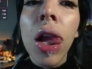 Chaturbate Best Webcam of bri_von_dhara_
