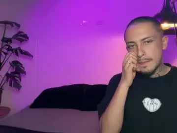Chaturbate Sex Chat of noah_and_steven