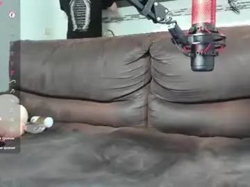Chaturbate Live Sex Cam of emilymichaels