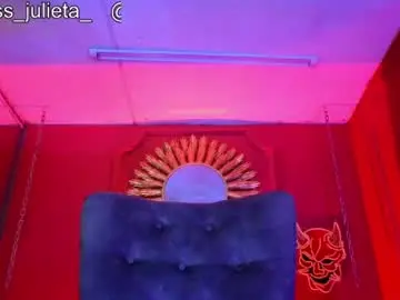 Chaturbate Live Sex Cam of julieta_russell