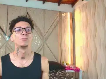 Chaturbate Live Sex Cam of merlin_2026