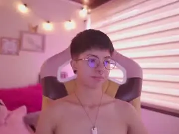 Chaturbate Sex Chat of tommy_blue1