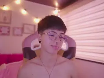 Chaturbate Watch Live Sex Cams of tommy_blue1