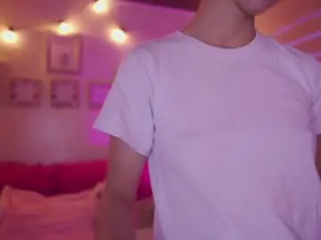 Chaturbate Sex Cam of tommy_blue1