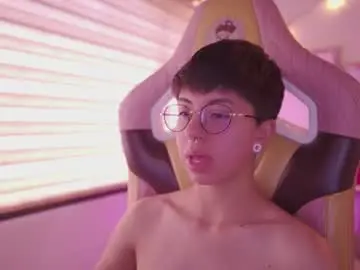 Chaturbate Best live sex cam show of tommy_blue1