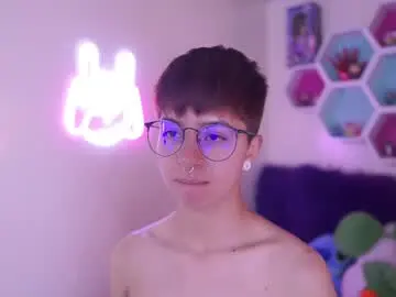 Chaturbate Sex Cam of tommy_blue1