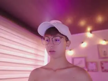 Chaturbate Nude Webcam of tommy_blue1