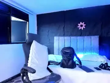 Chaturbate Live Sex Cam of lucasjhonson_
