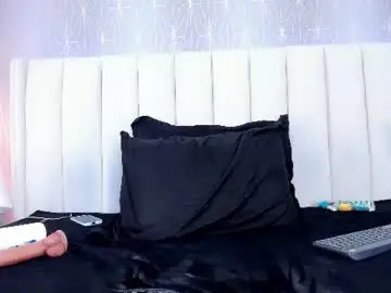 Chaturbate Nude Webcam of mia_medina