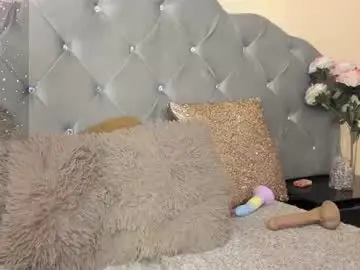 Chaturbate Live Sex Cam of alyson_skyler