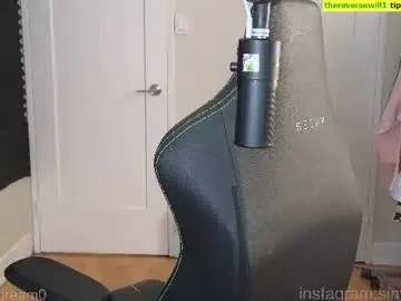 Chaturbate Live Sex Cam of alexa_dream