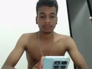 Chaturbate Free Porn Cam of khevinlopezonig