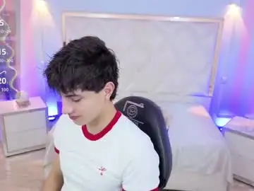 Chaturbate Live Sex Cam of kyler_tay