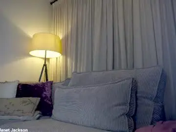 Chaturbate Live Sex Cam of x_lily_x
