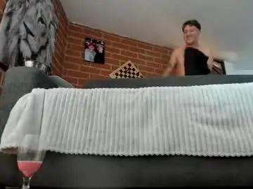 Chaturbate Live Sex Cam of iham_28