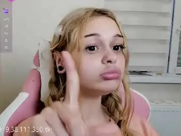 Chaturbate Adult Video Chat of melonipinkbb