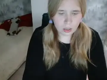 Chaturbate Live Sex Cam of adelinalawson