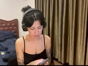 Chaturbate Best live sex cam show of wavy_nights