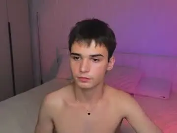 Chaturbate Live Sex Cam of simonboy592