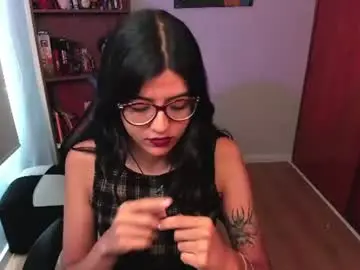 Chaturbate Live Sex Cam of valerie__sky