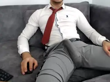 Chaturbate Free Porn Cam of dirtyybooyy77