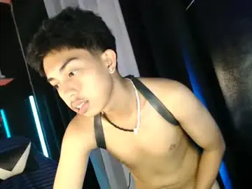 Chaturbate Nude Webcam of itsyourcummerboy_xx