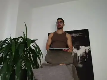 Chaturbate Nude Webcam of andrew_west_