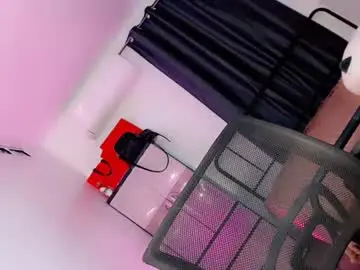 Chaturbate Adult Video Chat of lexy_lore18