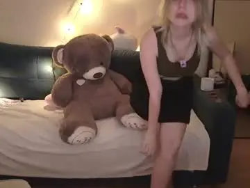 Chaturbate Live Sex Cam of viki_charm