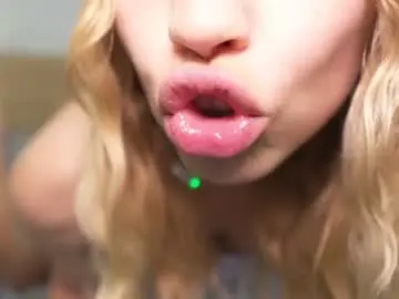Chaturbate Live Sex Cam of candylisa