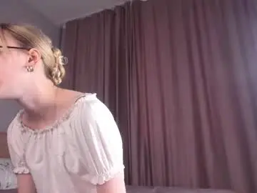 Chaturbate Sex Cam of eileencrowday