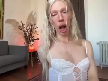 Chaturbate Live Sex Cam of hung_angel_xxl