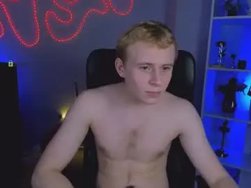 Chaturbate Live Sex Cam of leon_vault