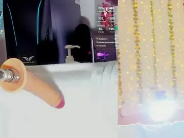 Chaturbate Watch Live Sex Cams of kitty__rosse__