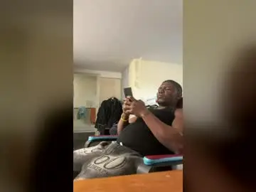 Chaturbate Live Sex Cam of desy2283