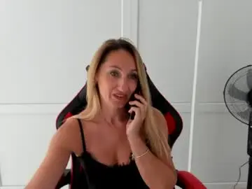 Chaturbate Adult Video Chat of elinarosee