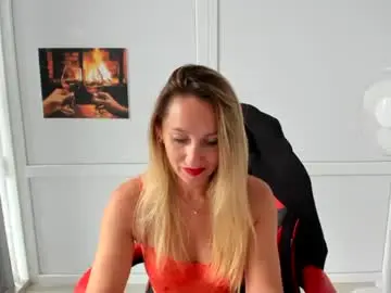 Chaturbate Live Sex Cam of elinarosee