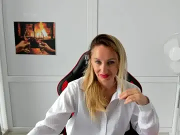 Chaturbate Adult Video Chat of elinarosee