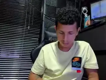 Chaturbate Adult Webcam of g_lincoln