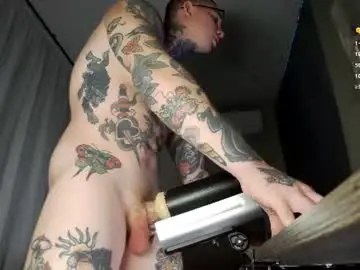 Chaturbate Live Sex Cam of tom__ice