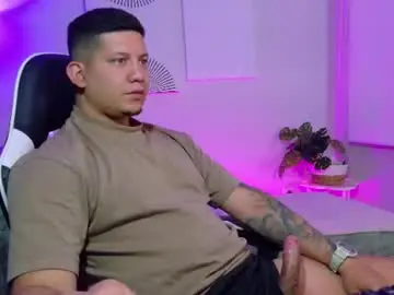 Chaturbate Free Live Porn of _robertobaggio