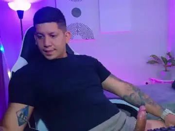 Chaturbate Best live sex cam show of _robertobaggio