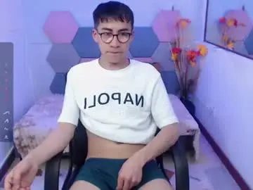 Chaturbate Nude Webcam of andy_norton
