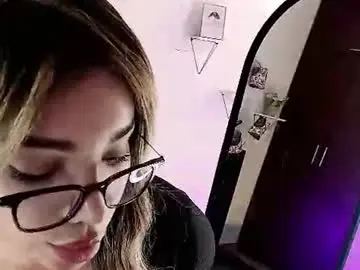 Chaturbate Live Sex Cam of dahnia_cruz
