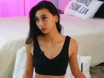 Chaturbate Live Sex Cam of shy_eveline