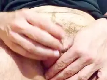 Chaturbate Live Sex Cam of smallhairyuncut
