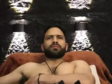 Chaturbate Live Sex Cam of leo_diaz01