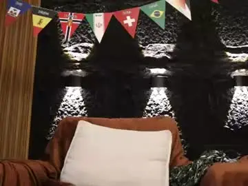 Chaturbate Live Sex Cam of leo_diaz01