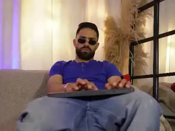 Chaturbate Nude Webcam of leo_diaz01