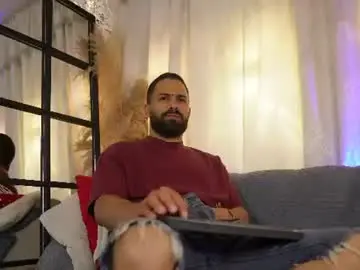 Chaturbate Sex Cam of leo_diaz01